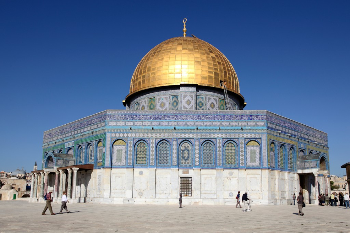 Sacred Spaces: Exploring the Beauty of Islamic Architecture